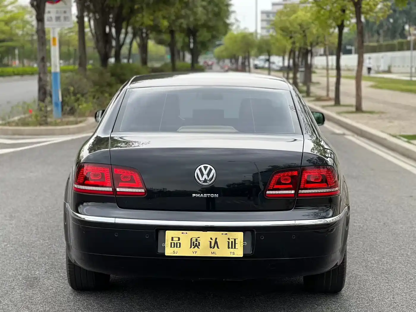 Volkswagen Phaeton 2015 Model 3.0L Smart Enjoyment Edition фото 8