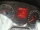 Photo 5 - Volkswagen Jetta