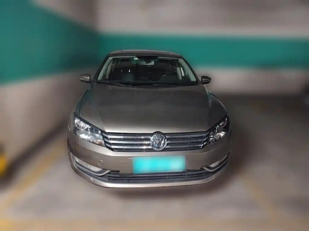 Photo 2 - Volkswagen Passat
