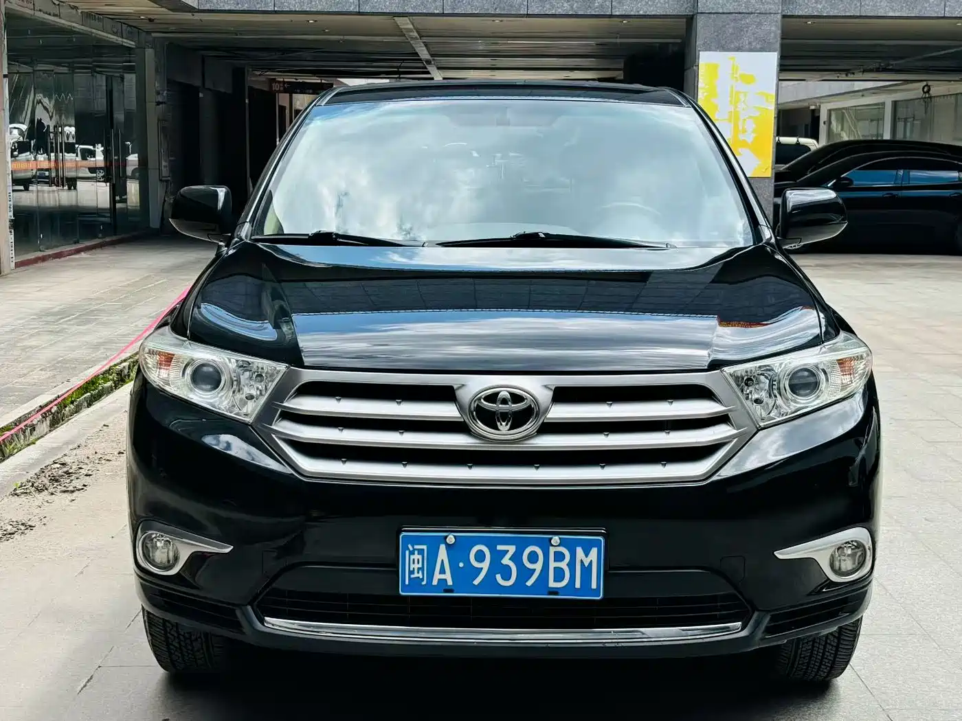 Toyota Highlander 2012 2.7L 2WD 5-seater Elite Edition фото 2