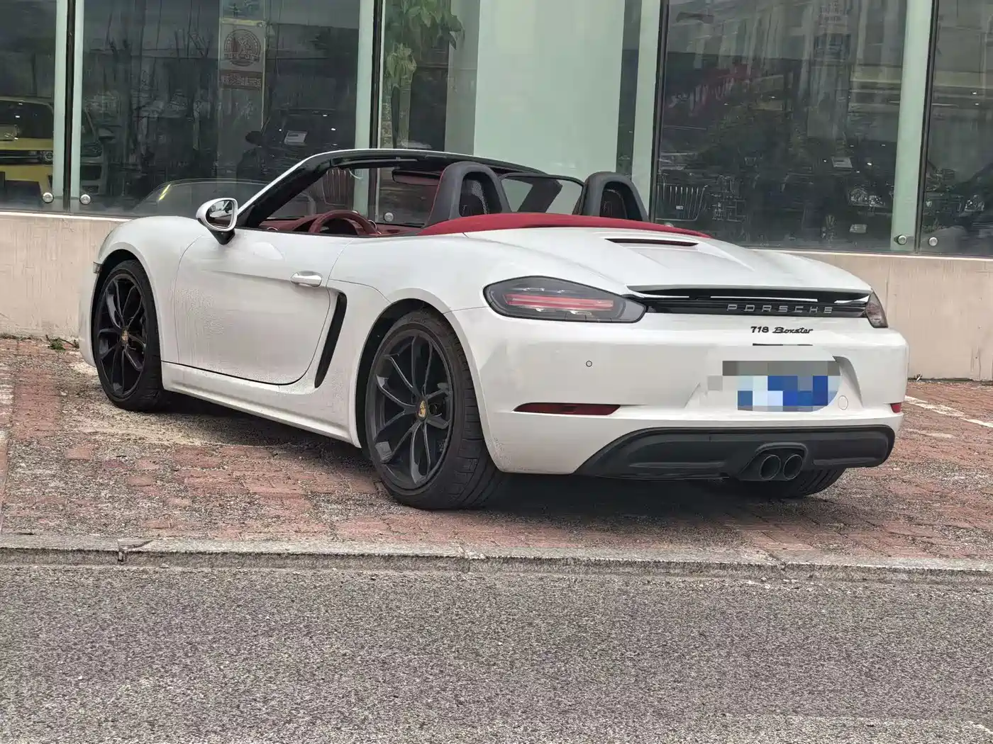 PORSCHE 718