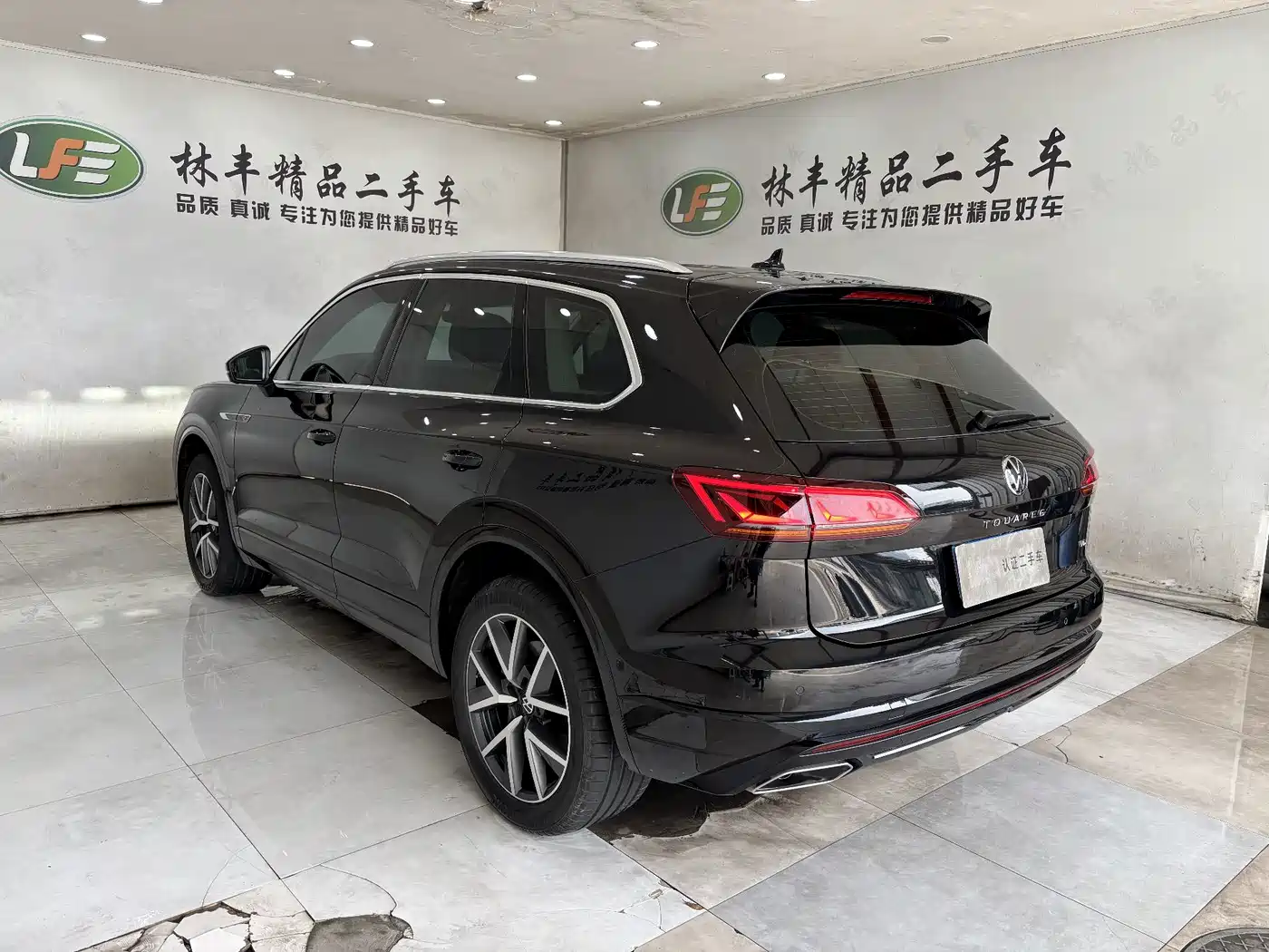 Volkswagen Touareg 2025 2023 3.0TSI R-Line Classic Sports Package