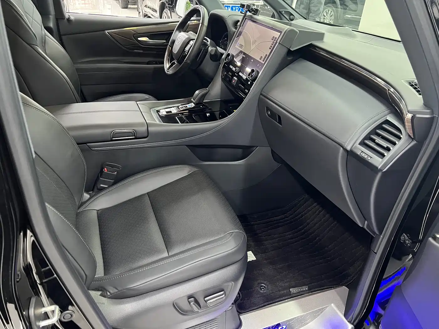 Toyota Alphard 2024 Hybrid 2.5L Prestige Edition фото 17