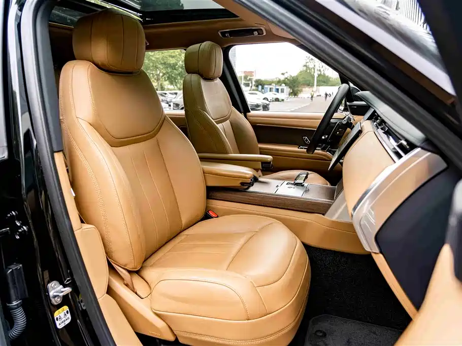 Land Rover Range Rover 2024 3.0 L6 400PS Golden Age Extended 7-Seater фото 21