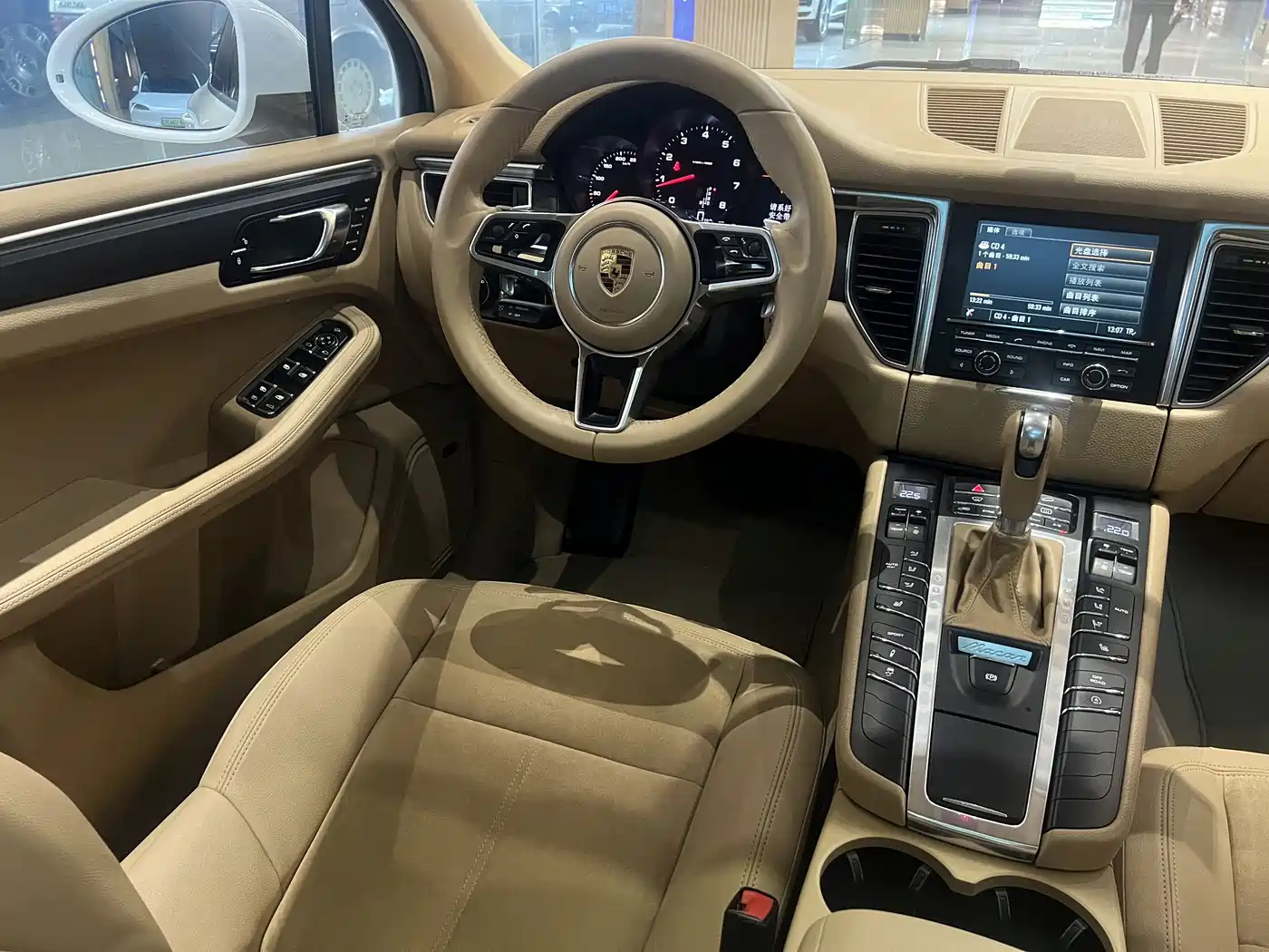 Porsche Macan 2016 Macan 2.0T фото 4