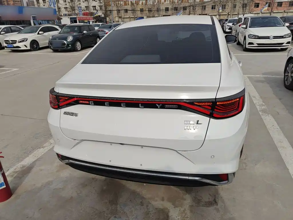 صورة 6 - Geely Emgrand L HiP