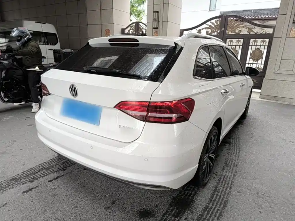 Photo 7 - Volkswagen Lavida