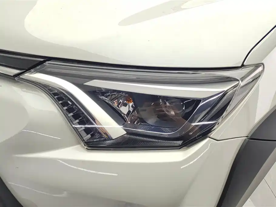 Toyota RAV4 Rongfang 2019 2.0L CVT 2WD Trend X Limited Edition China V фото 5