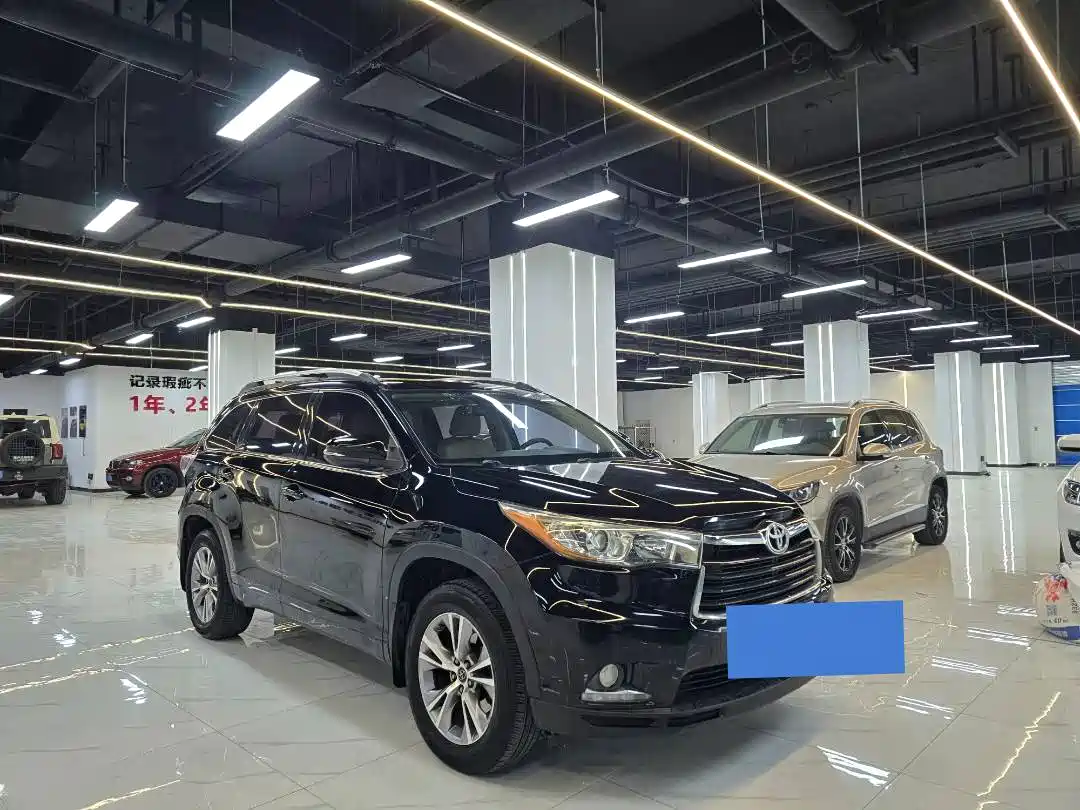 Toyota Highlander 2015 3.5L AWD Elite Edition 7-seater фото 4