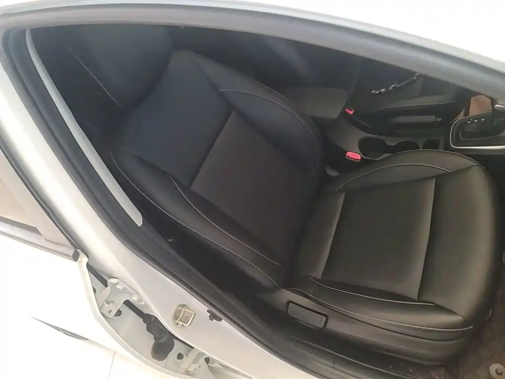 Kia K2 2018 2017 Sedan 1.4L AT 15th Anniversary Special Edition GLS