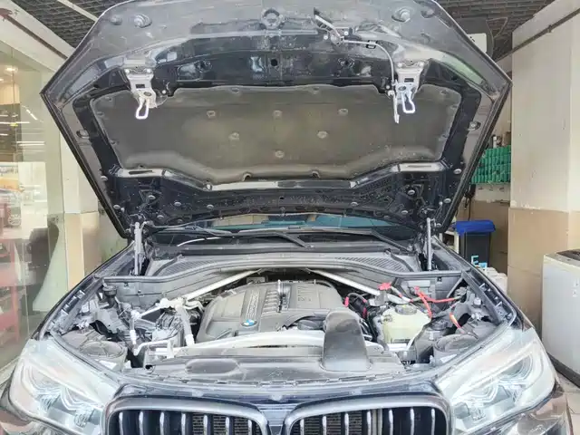 BMW X6 2018 xDrive35i Leading Model — фото 3