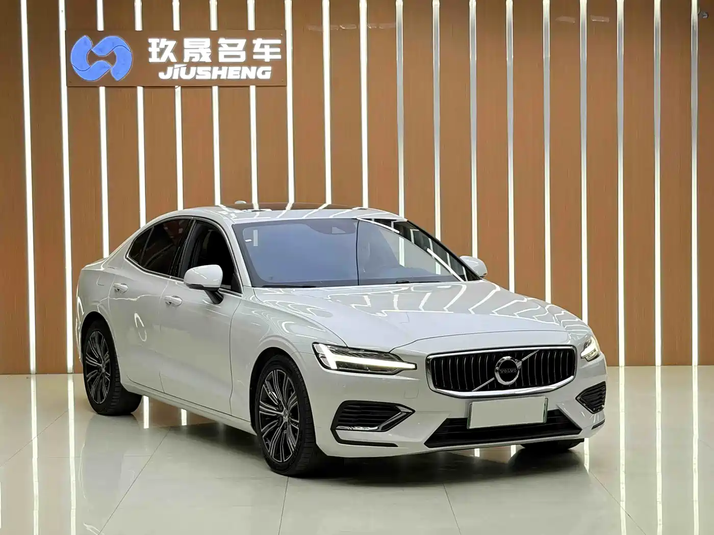 Volvo S60 Plug-in Hybrid 2020 2021 T8 Twin Engine AWD Inscription Luxury Edition
