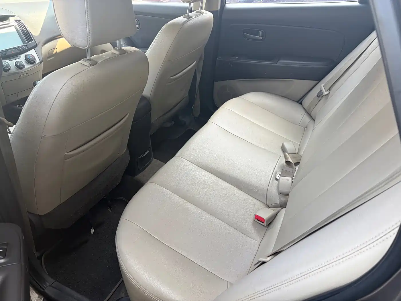 Hyundai Elantra 2011 1.6L Automatic Comfort фото 4