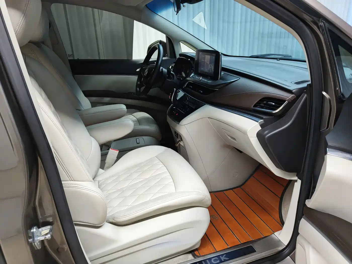 Фото 11 - Buick GL8