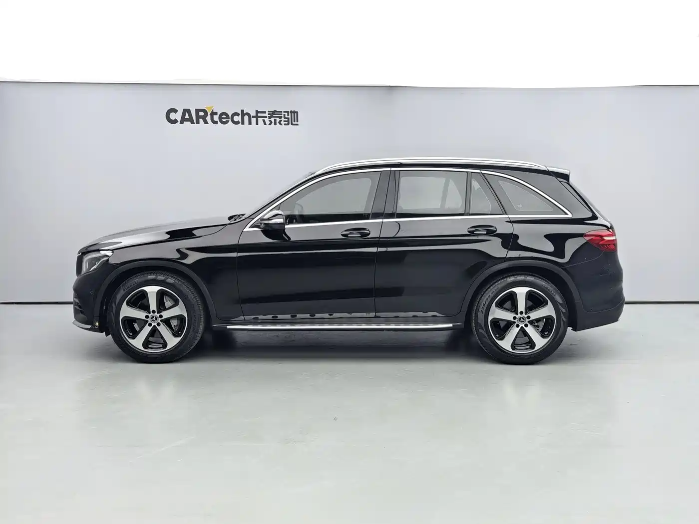 Mercedes-Benz GLC 2018 Facelift GLC 260 4MATIC Luxury фото 3