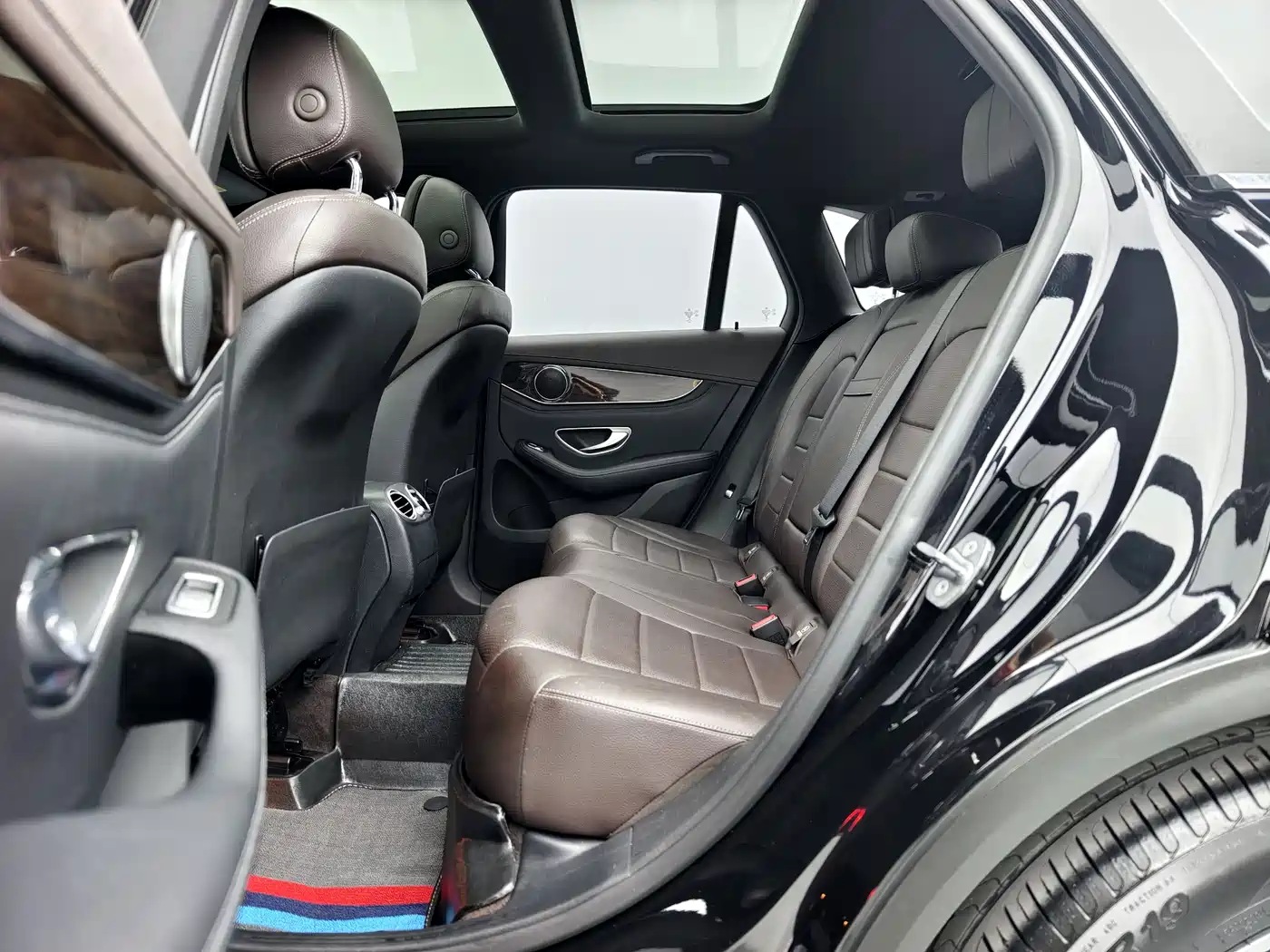 Mercedes-Benz GLC 2018 Facelift GLC 260 4MATIC Luxury фото 13