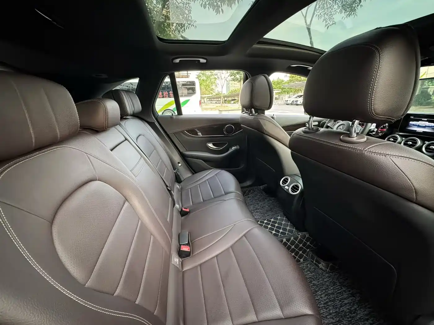 Mercedes-Benz GLC 2018 GLC 260 4MATIC Luxury фото 9