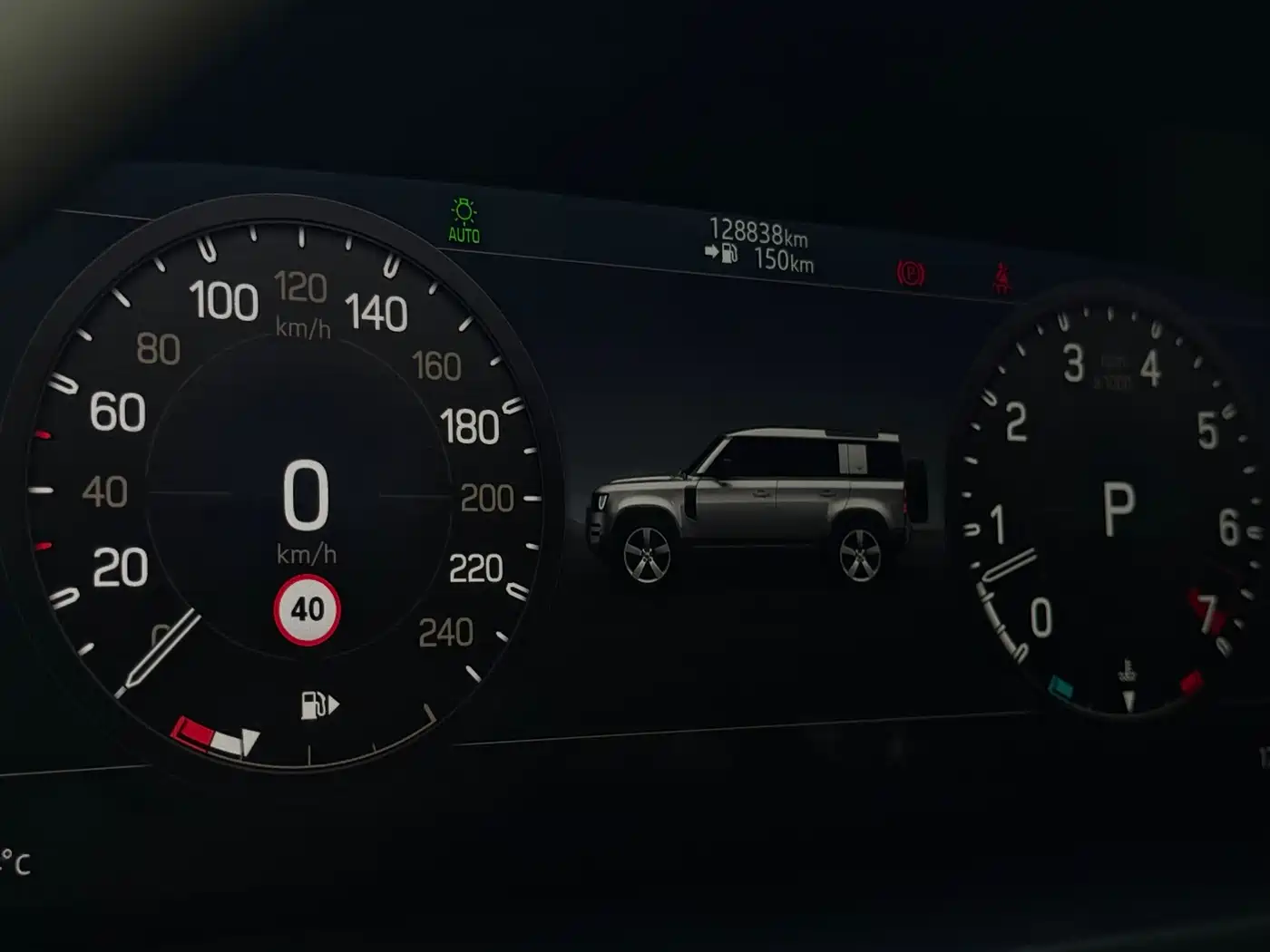 Land Rover Defender 2021 110 P400 X-DYNAMIC HSE фото 14