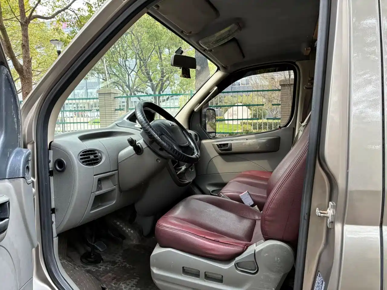 SAIC Maxus Xintu V80 2014 2.5T Aoyun Short Wheelbase Low Roof фото 9
