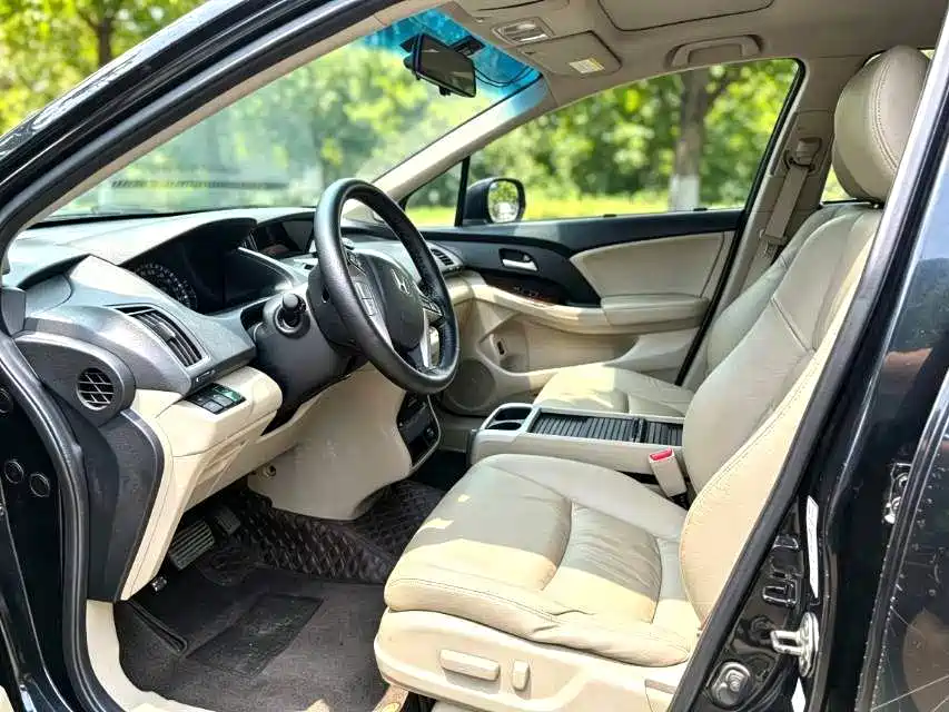 Фото 9 - Honda Odyssey