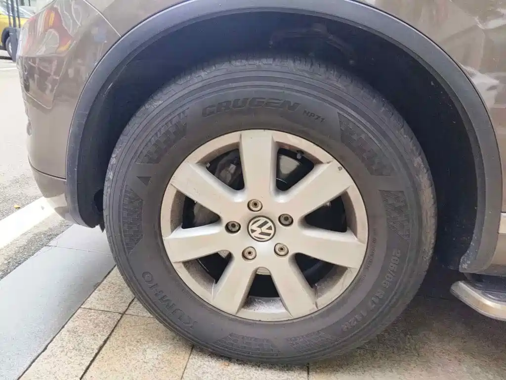 Фото 7 - Volkswagen Touareg