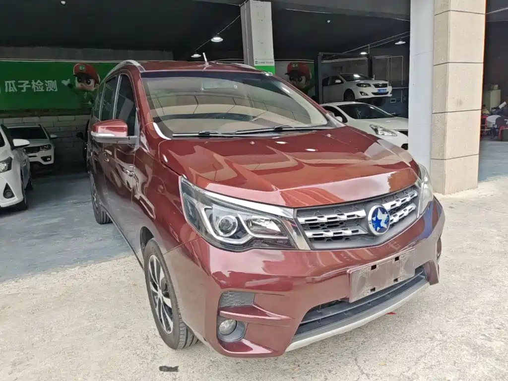 Venucia M50V 2018 2017 1.6L XL CVT Luxury