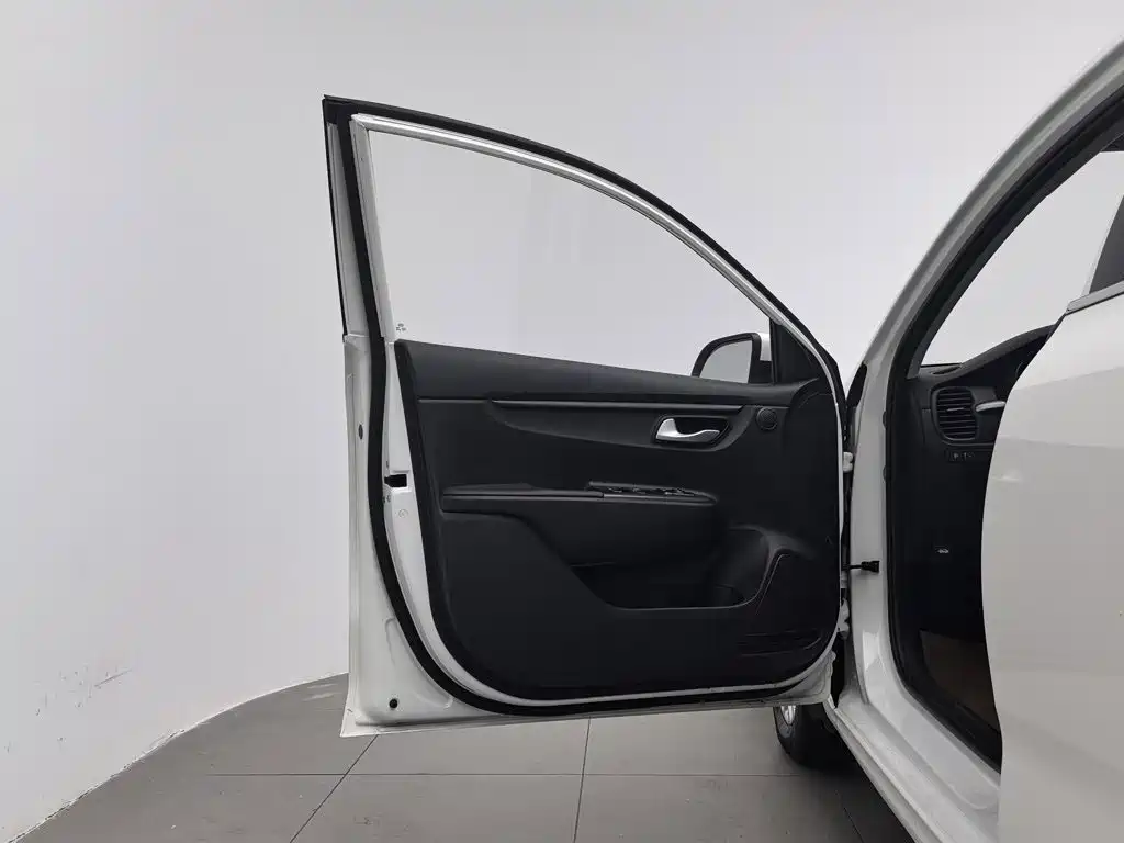 Kia K2 2017 2017 Sedan 1.4L AT GLS
