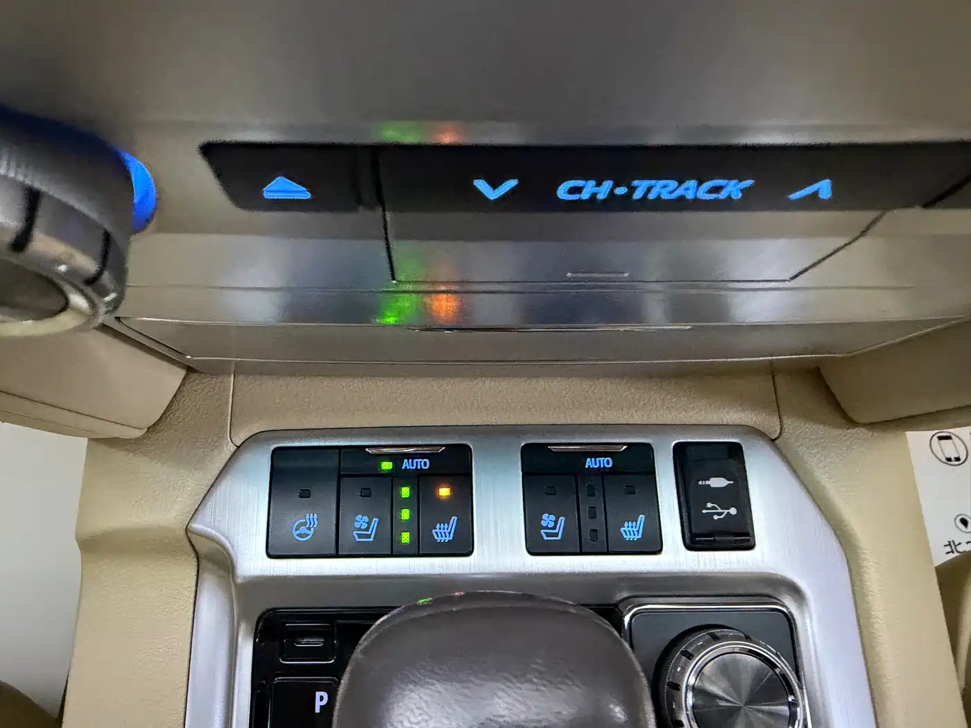 Toyota Land Cruiser 2016 4.0L Automatic VX-R фото 13