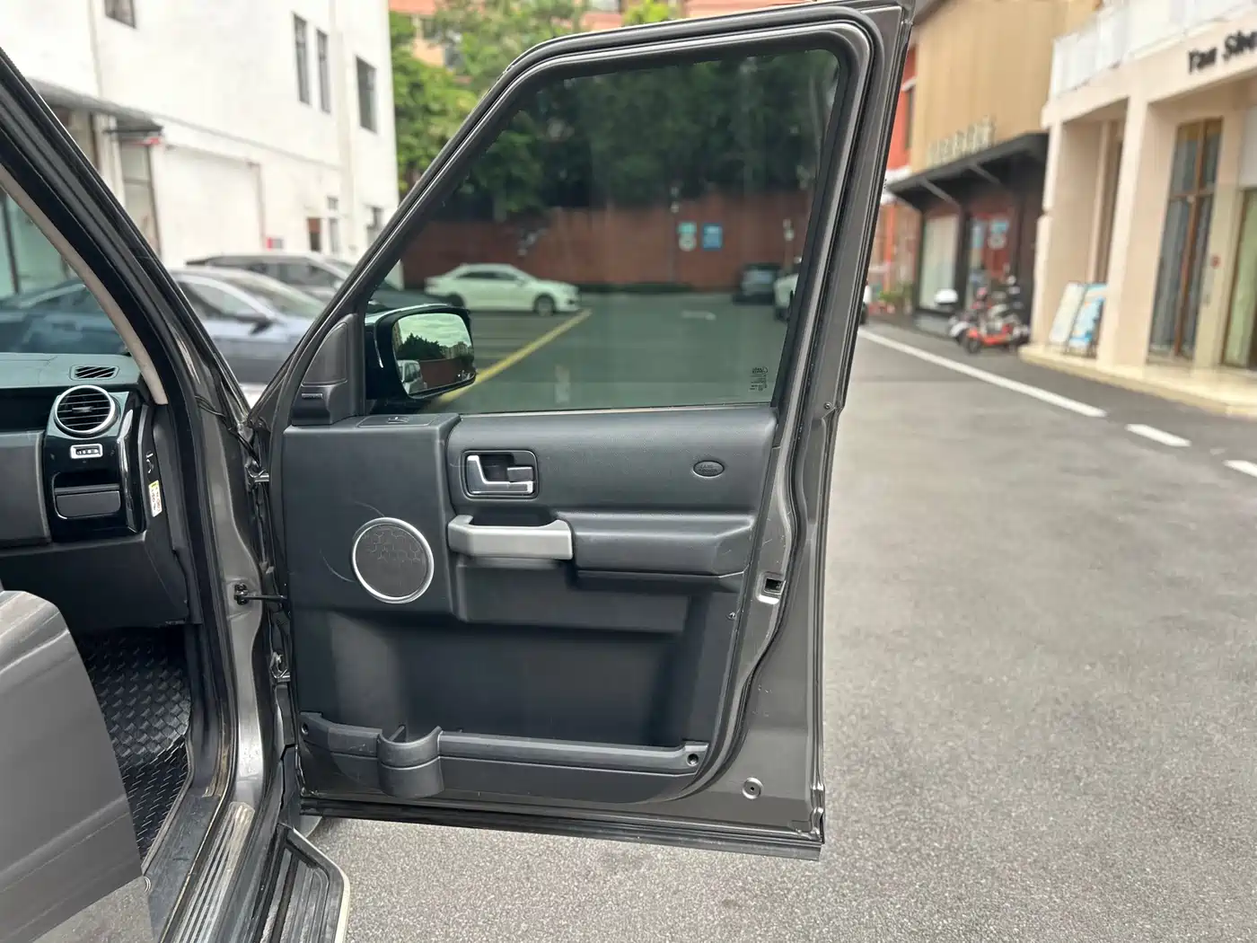 Land Rover Discovery 2009 Model 2.7 TDV6-S фото 33