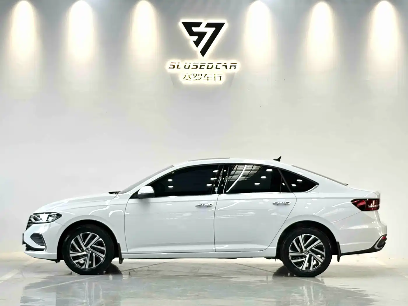 Volkswagen Lavida 2023 1.5L Automatic Starlight 5 Million Edition фото 7