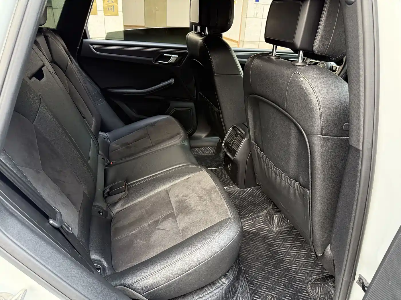 Porsche Macan 2018 Macan 2.0T фото 12