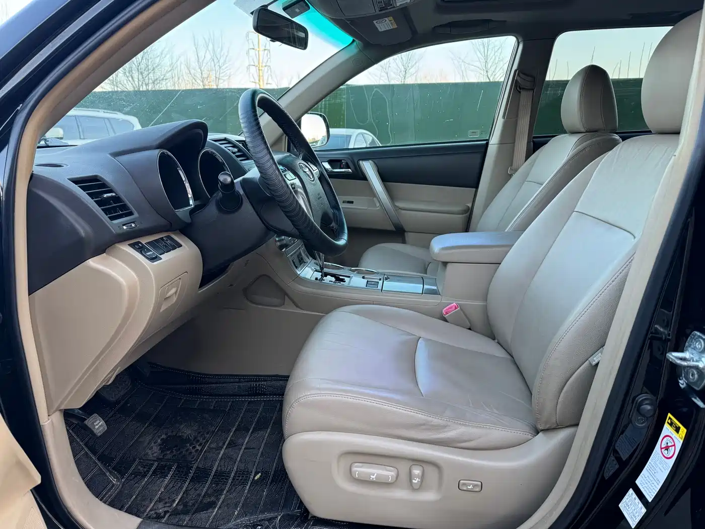 Toyota Highlander 2012 2.7L 2WD 7-Seater Luxury Edition фото 7