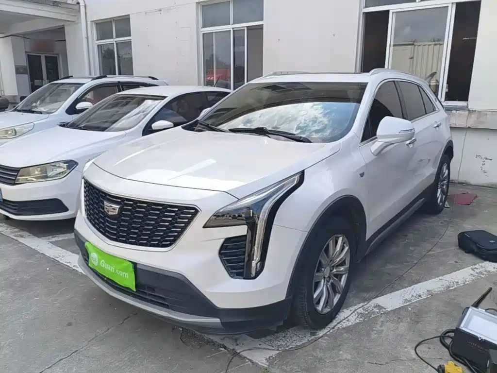 Фото 1 - Cadillac XT4