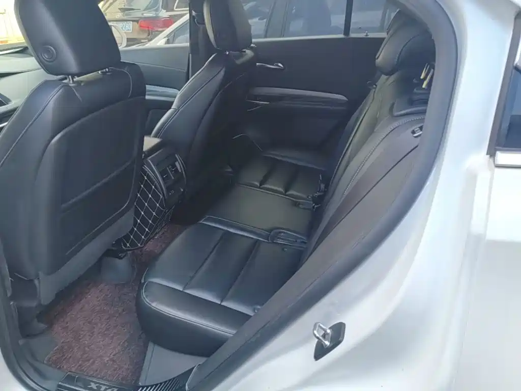 Фото 17 - Cadillac XT4