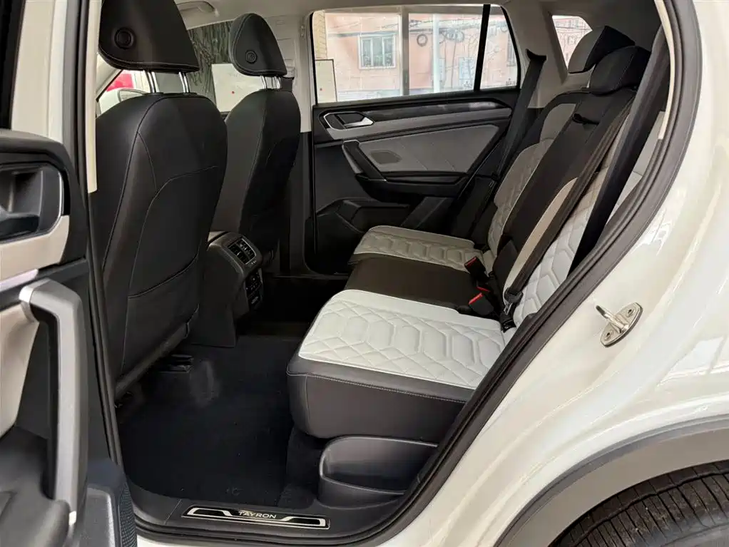 Volkswagen Tayron 2023 280TSI 2WD Luxury Plus Advanced Edition фото 18