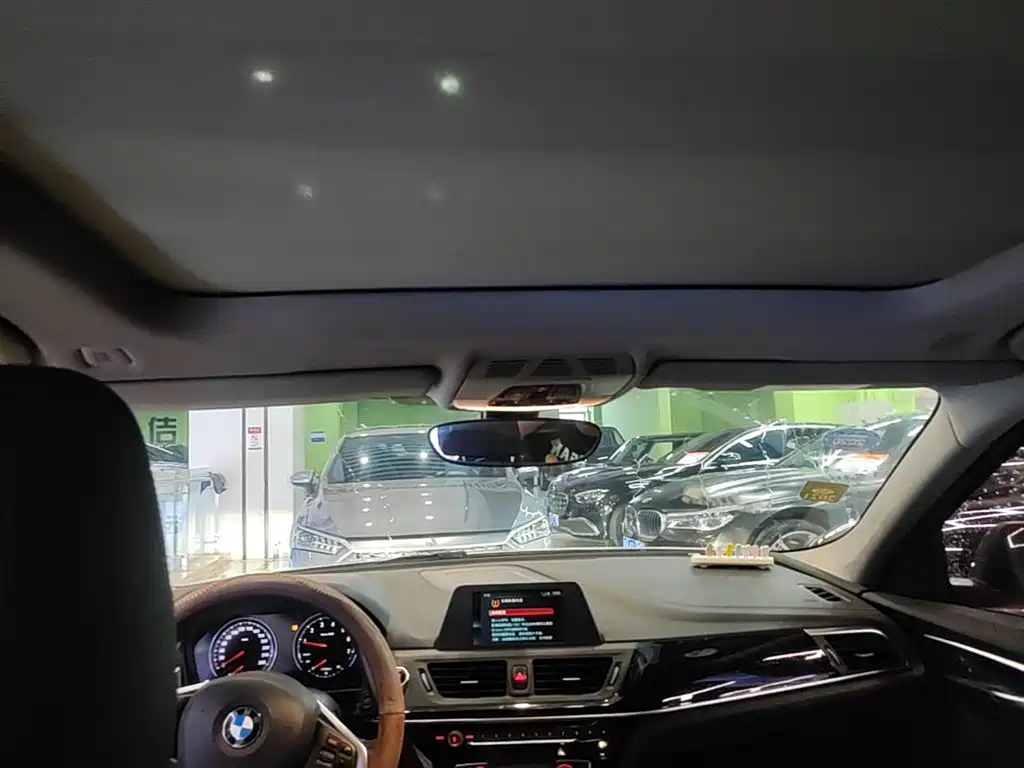 BMW 1 Series 2017 118i Sport фото 18
