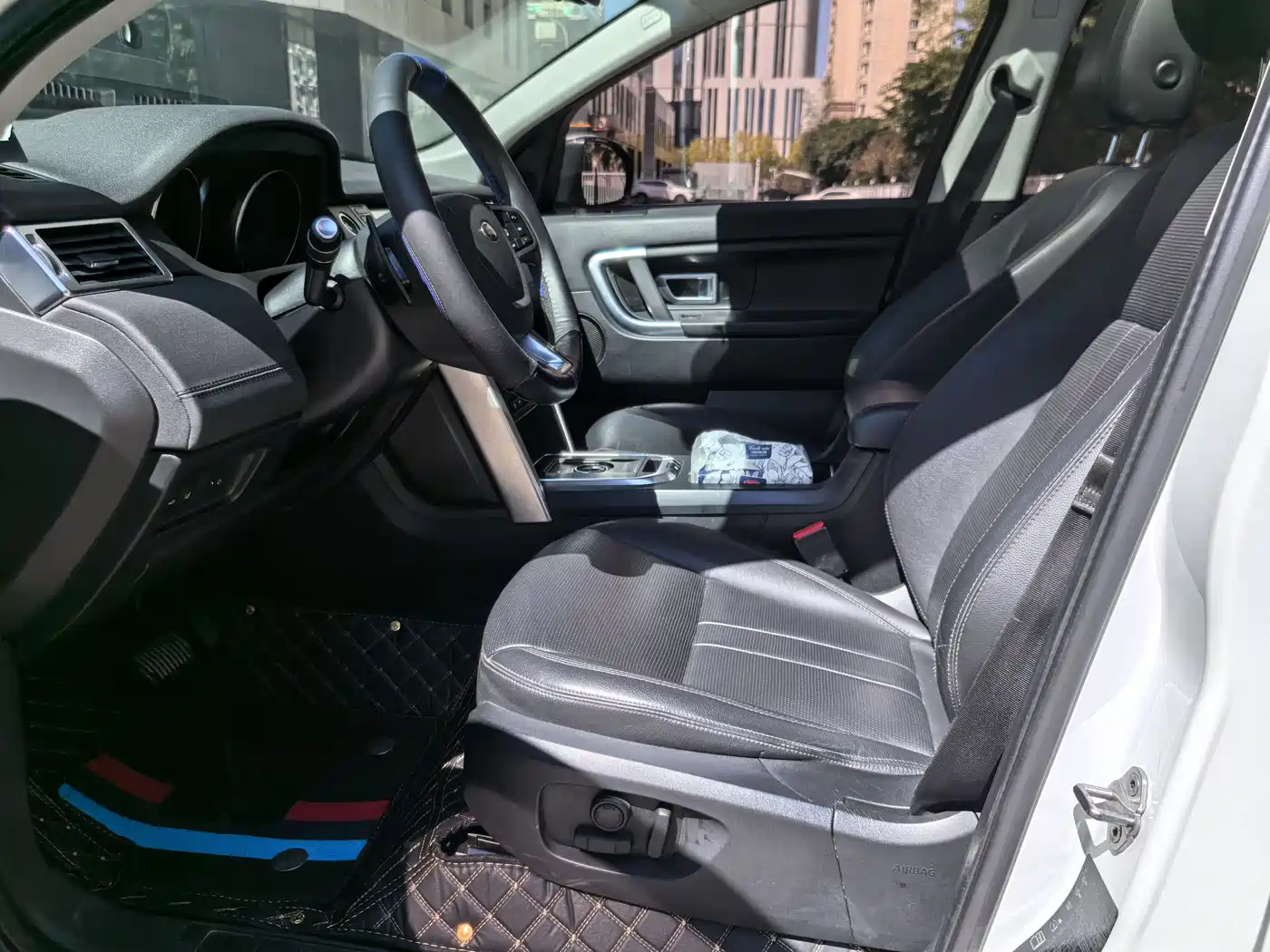 Land Rover Discovery Sport 2018 240PS SE Edition фото 6