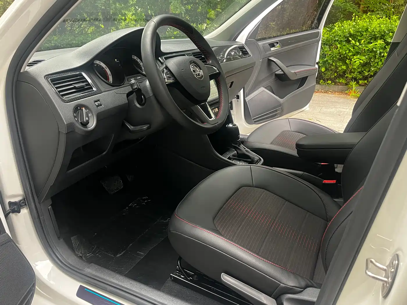 Škoda Skoda Rapid Spaceback 2018 TSI230 DSG Sport Edition фото 15