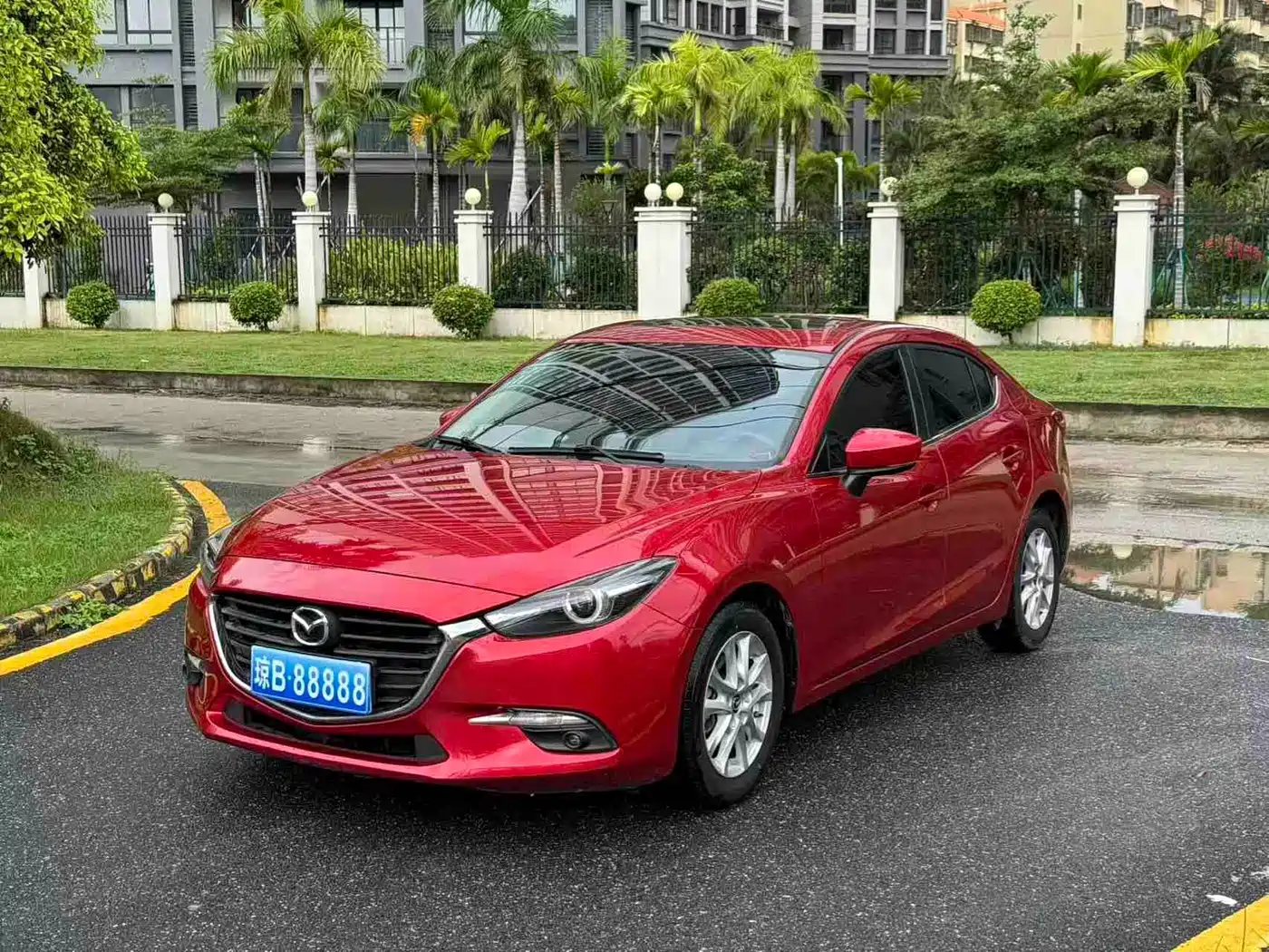 Photo 1 - Mazda Mazda 3