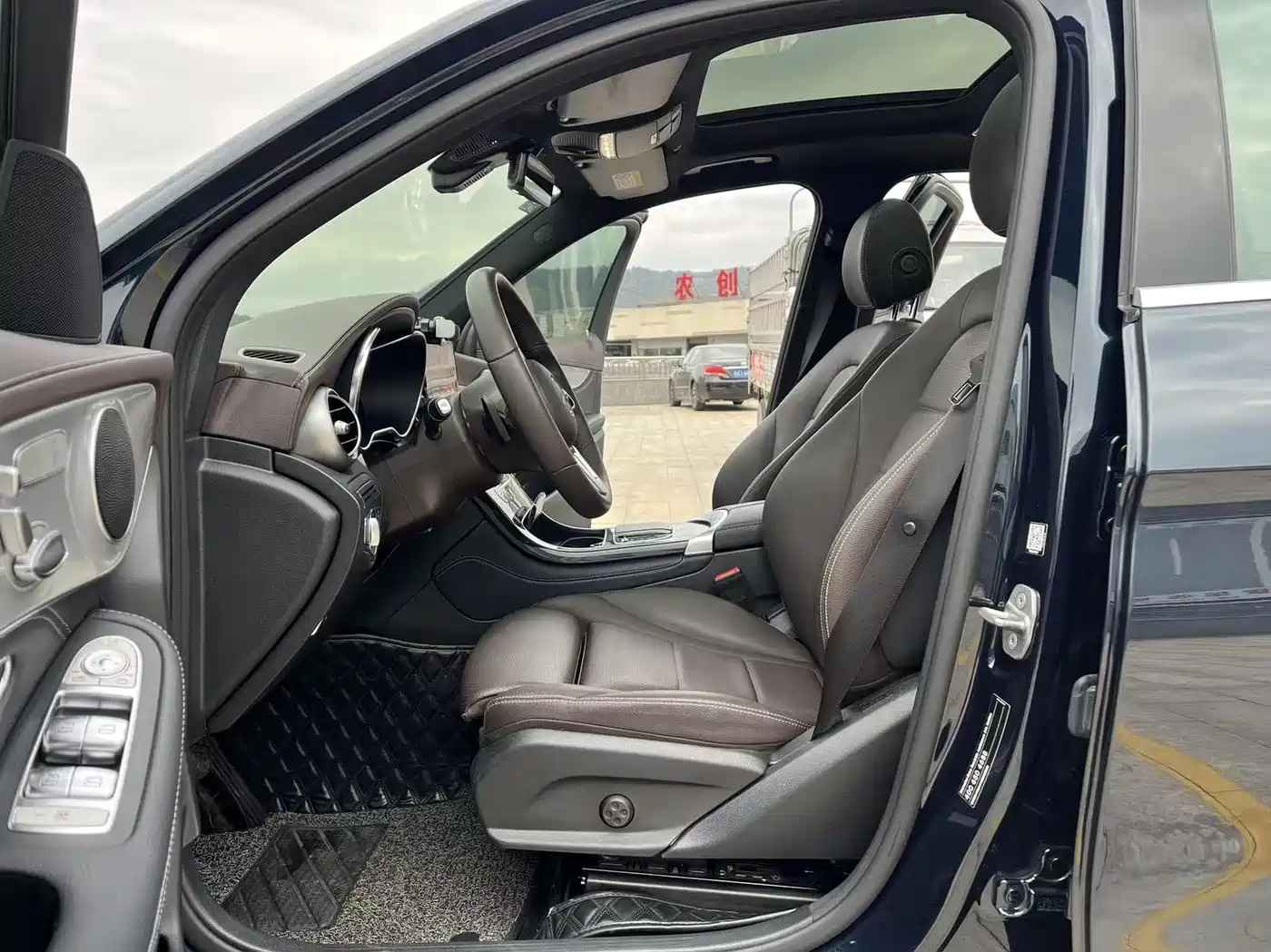 Mercedes-Benz GLC 2020 Facelift GLC 260 L 4MATIC Dynamic фото 12