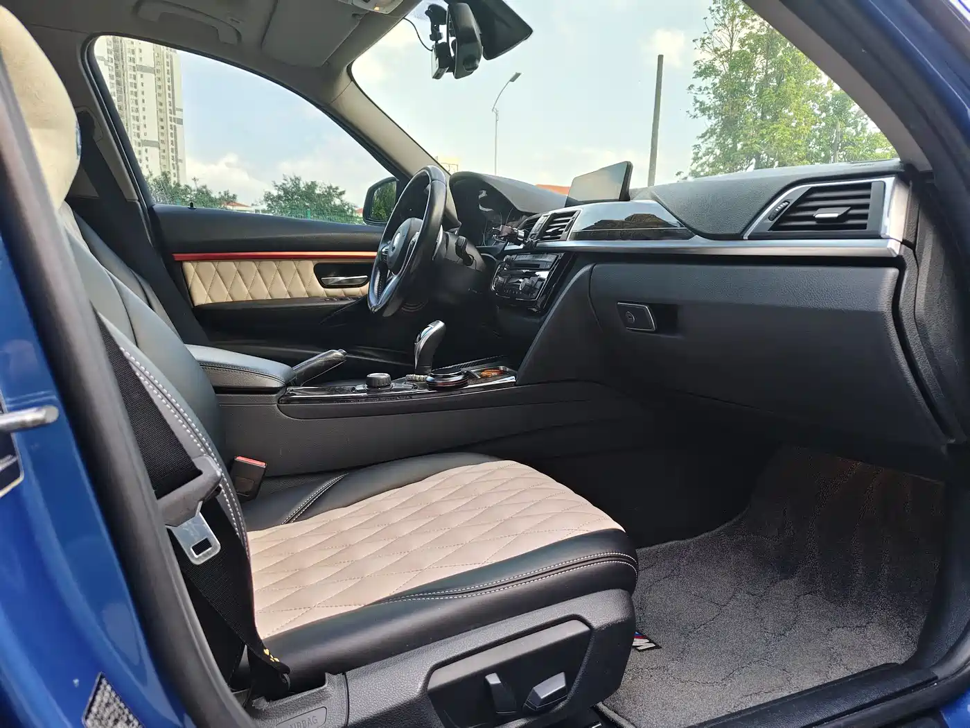 BMW 3 Series 2017 330Li M Sport фото 11
