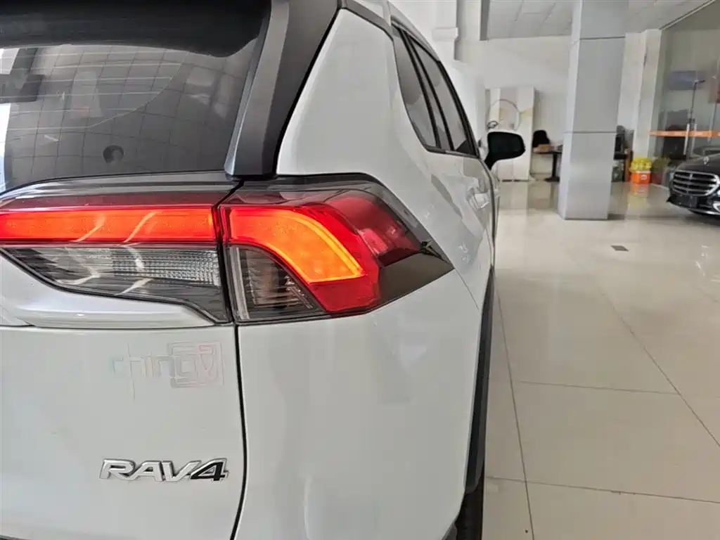 Toyota RAV4 Rongfang 2022 2.0L CVT 2WD Trend Edition фото 8