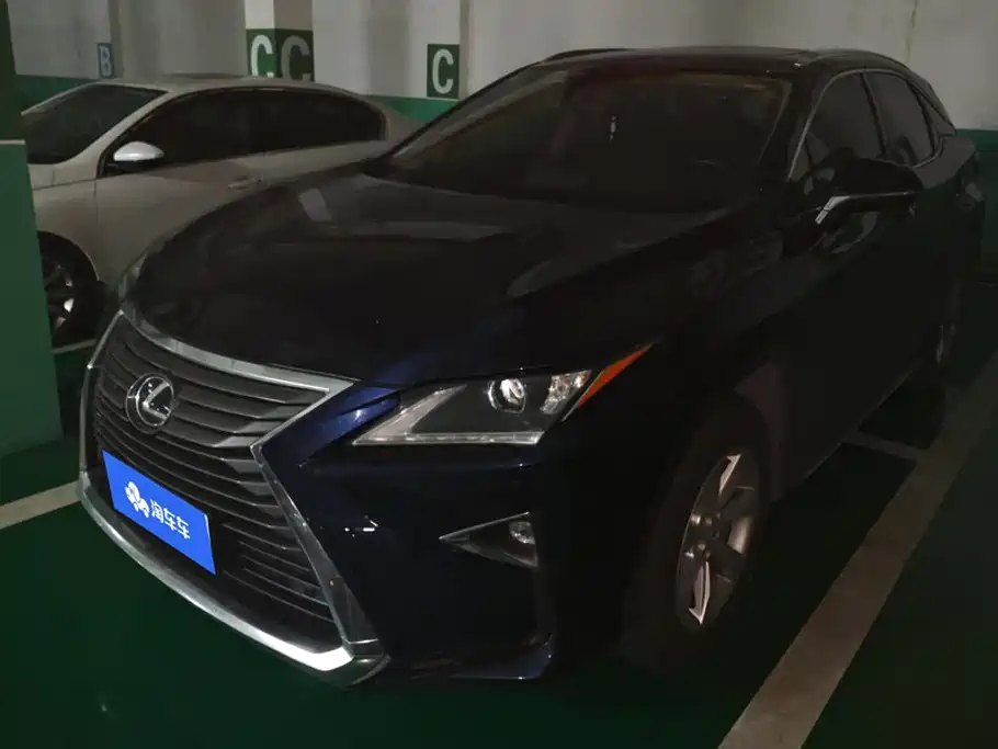 Фото 1 - Lexus RX