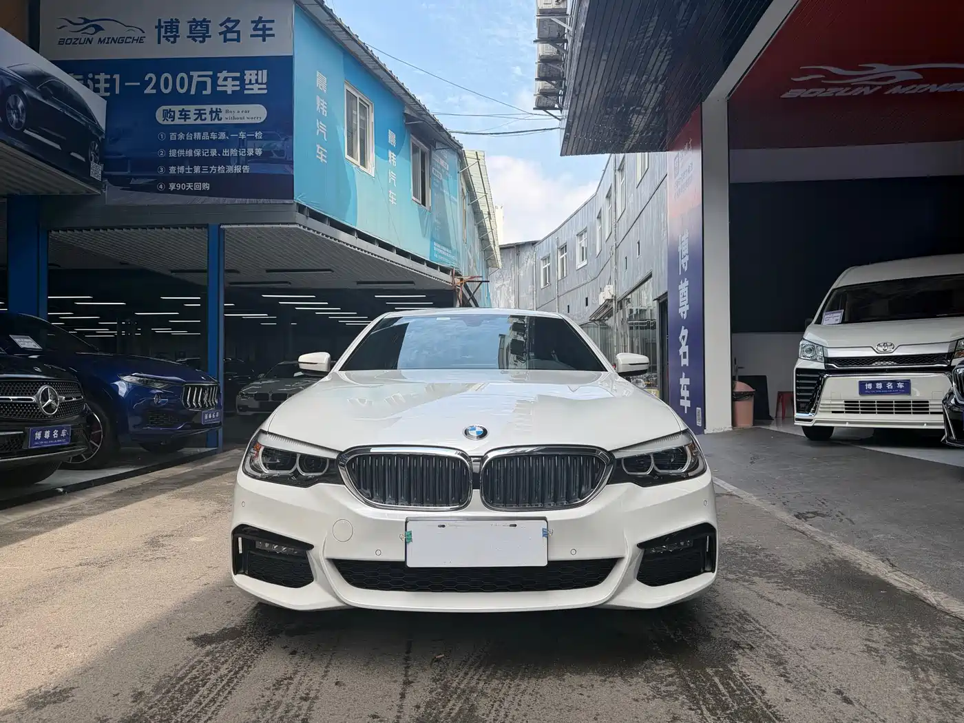 BMW 5 Series 2019 530Li Leading M Sport Package фото 2