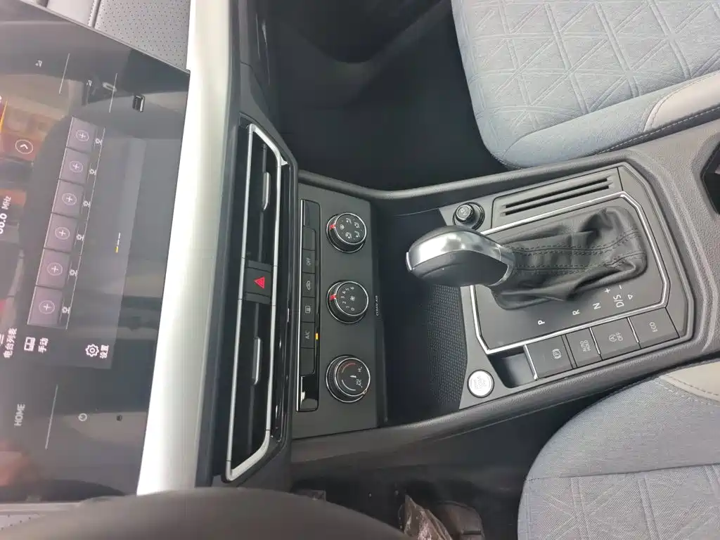 Photo 11 - Volkswagen Lavida