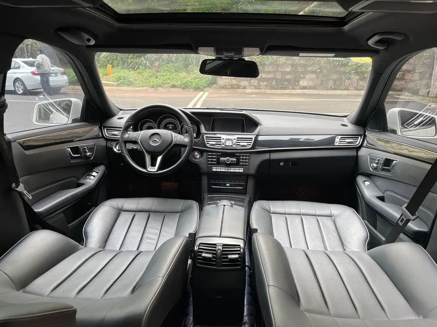 Mercedes-Benz E-Class 2015 E 260 L Sport фото 18