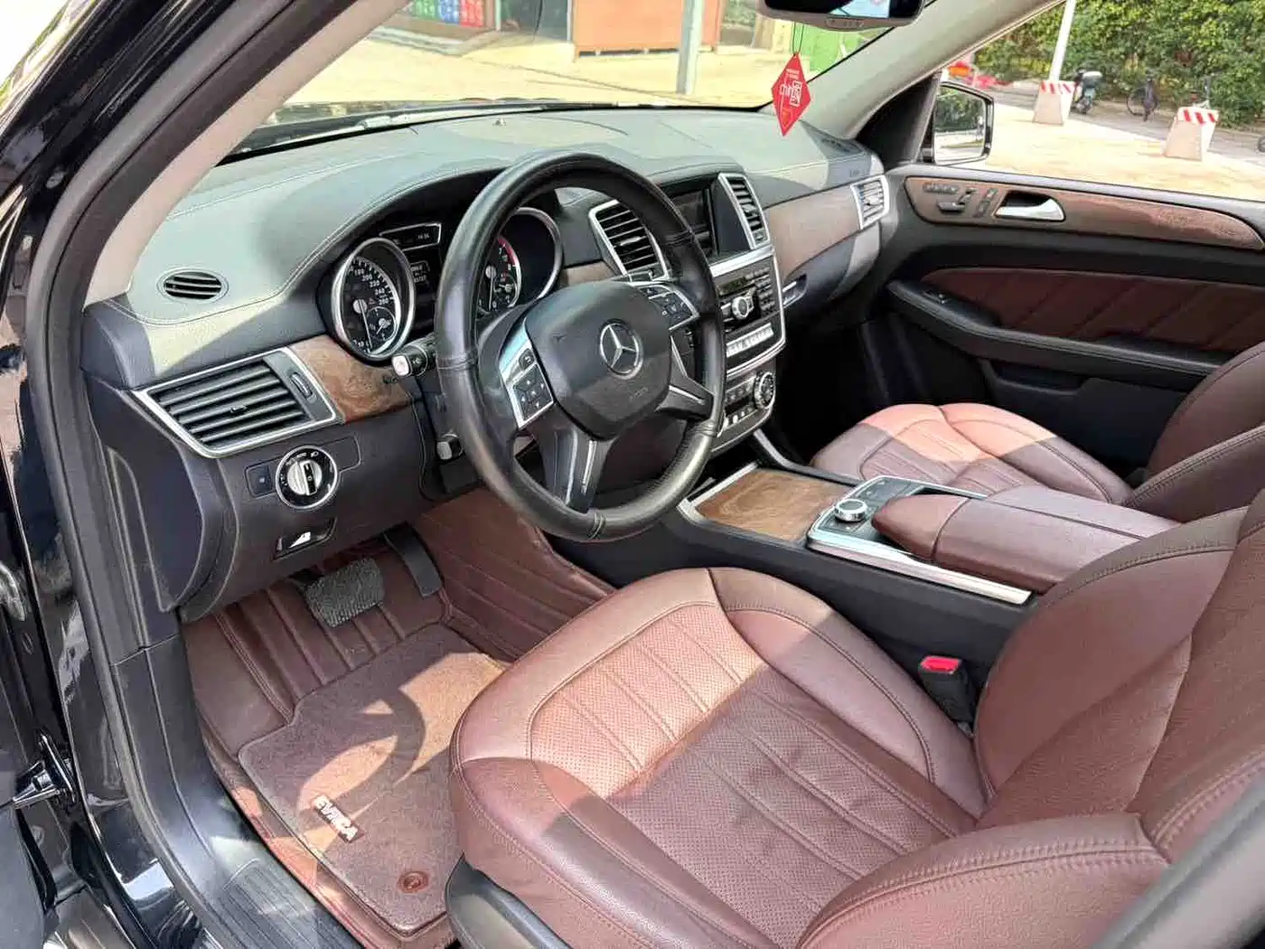 Mercedes-Benz GL-Class 2015 GL 400 4MATIC Sport фото 9