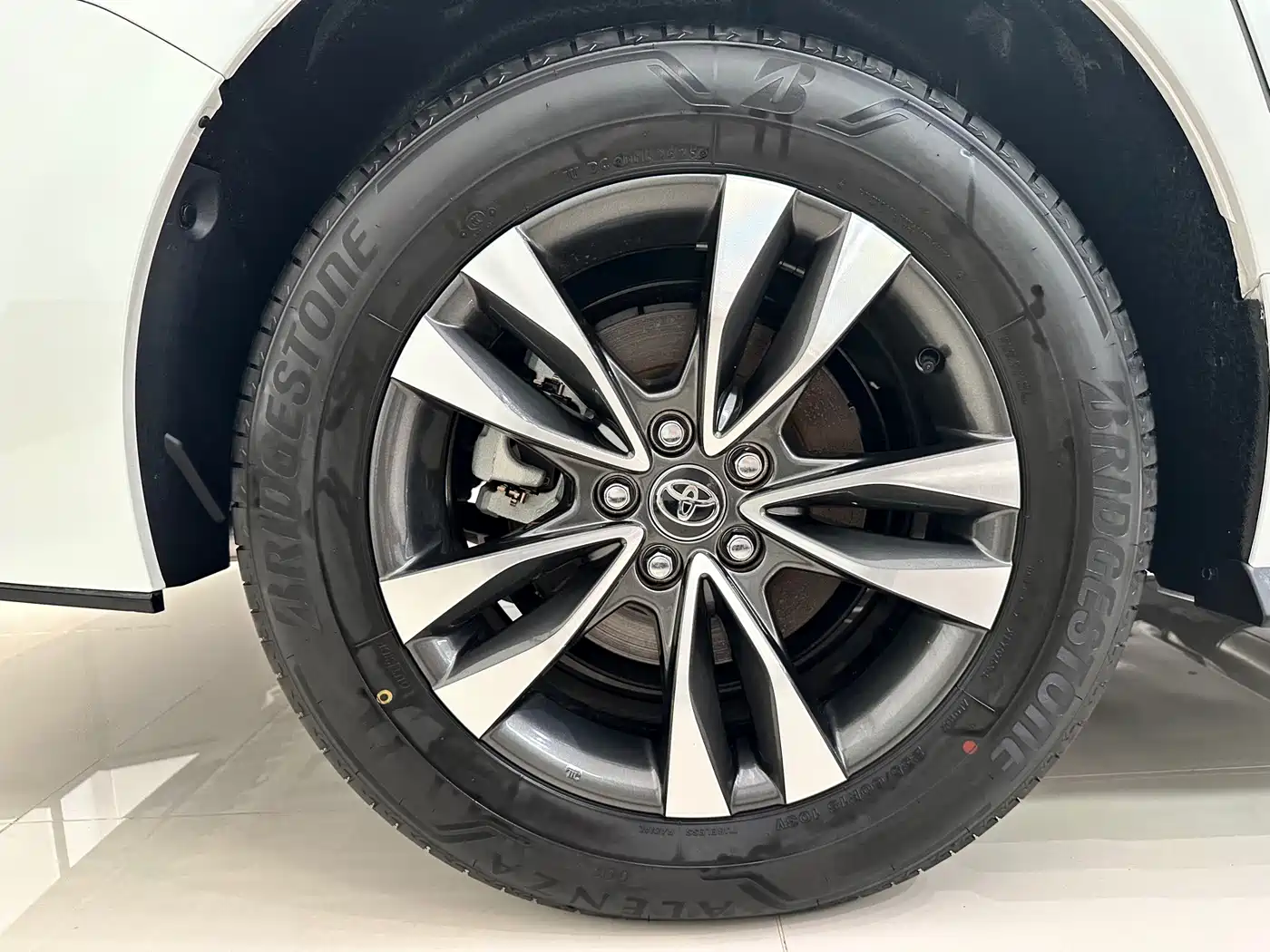 Toyota Granvia 2026 2024 2.5L Hybrid Luxury