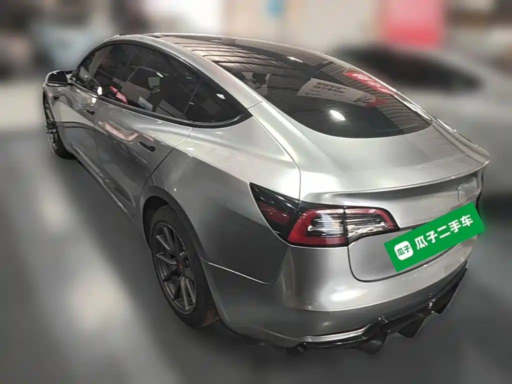 Фото 7 - Tesla Model 3