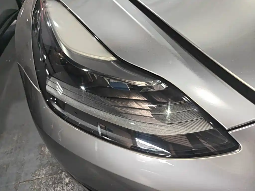 Фото 11 - Tesla Model 3